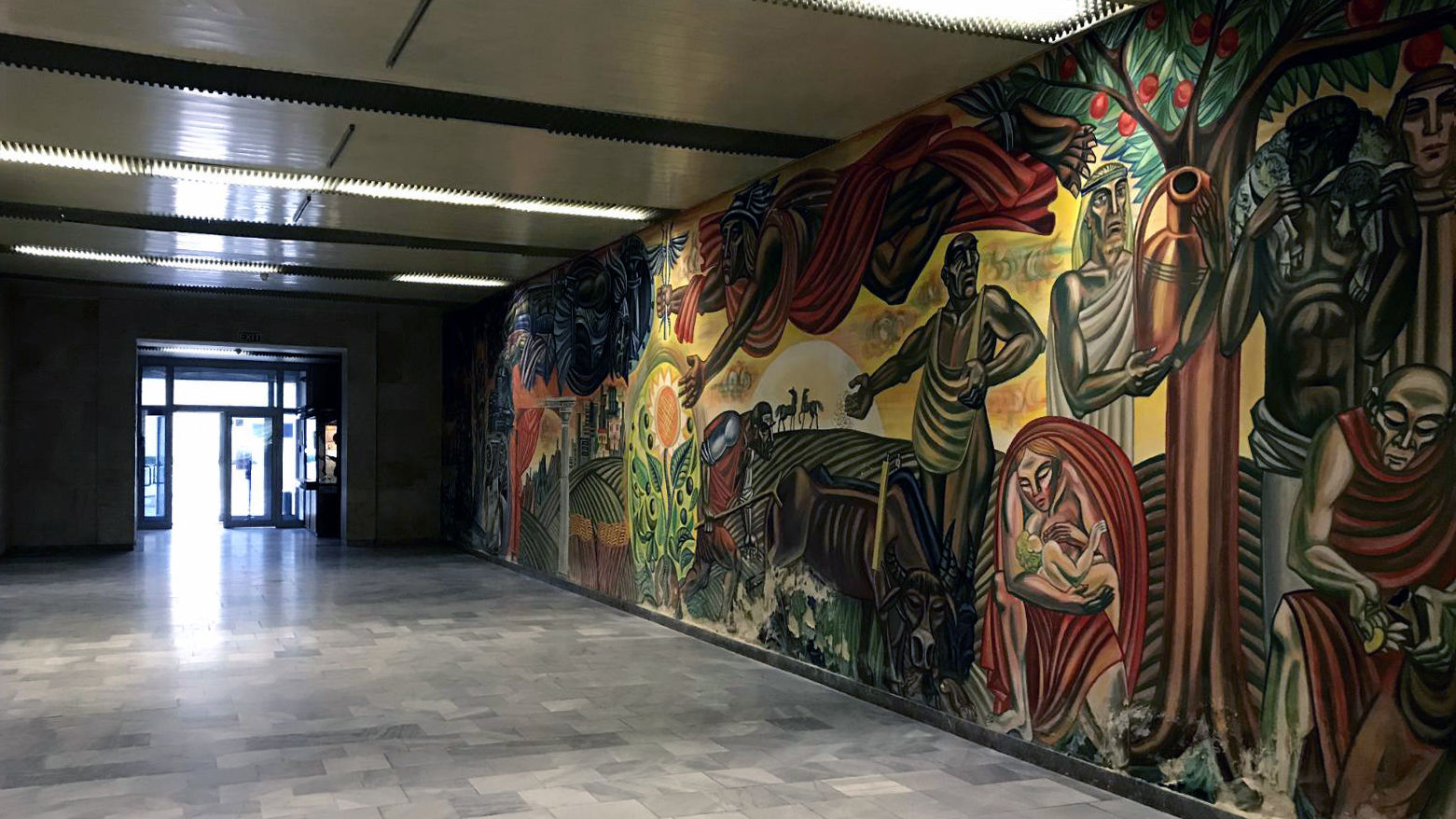 murial left side